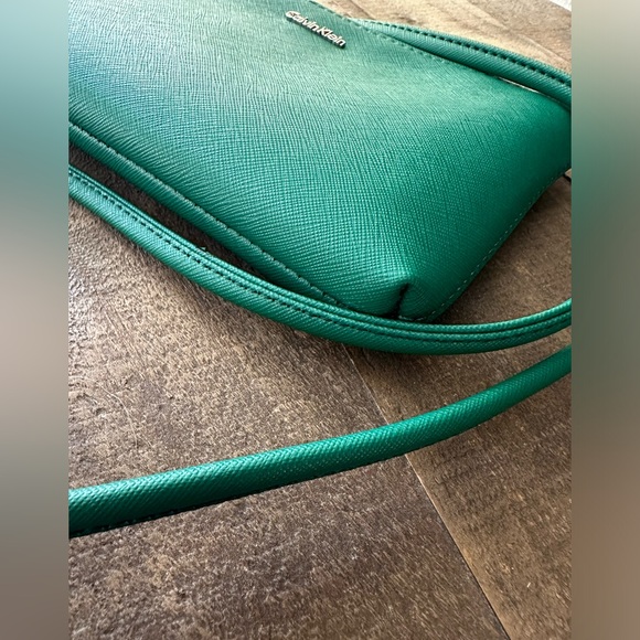 Calvin Klein crossbody purse - Picture 8 of 13